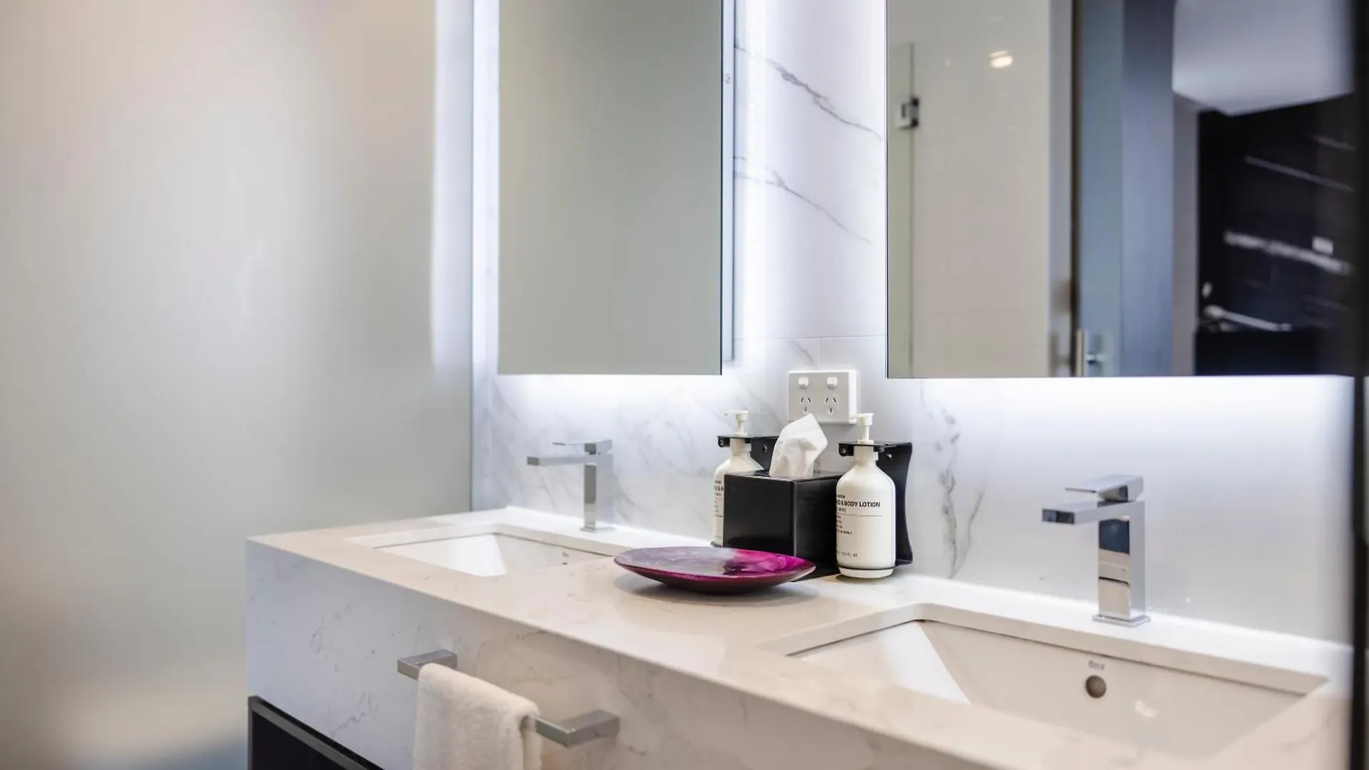 Sage Hotel James Street Brisbane 4*,  Australië