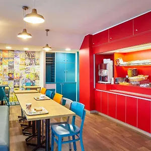  Hotell Hotelf1 Centre Courtine Gare Frankrike