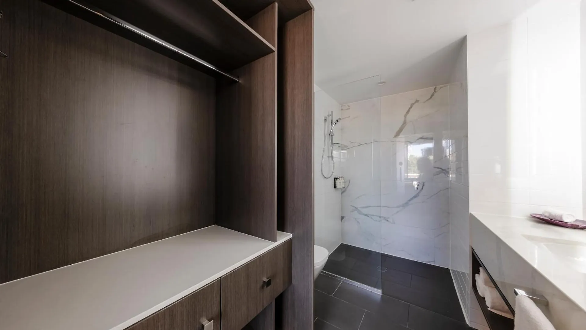****  Sage Hotel James Street Brisbane Australia