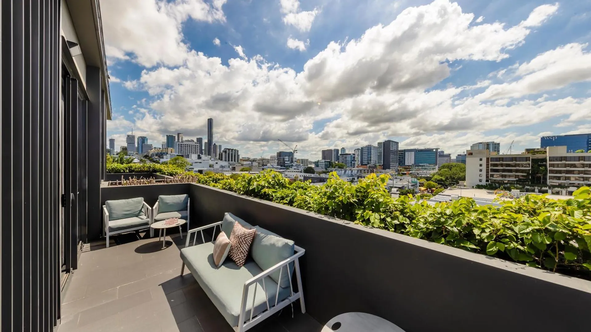 ****  Sage Hotel James Street Brisbane Australia